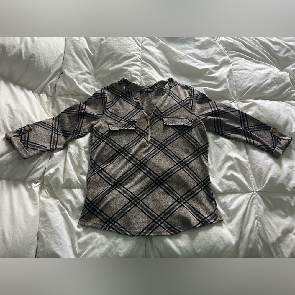 NWOT Plaid Three Quarter Sleeve Top